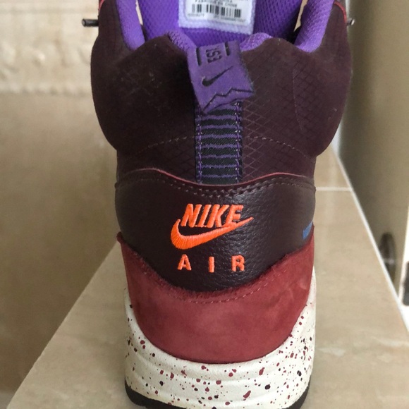 Nike - Picture 7 of 8